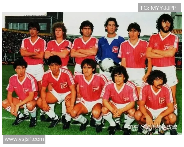 足球明星与他们的球衣号码背后的故事与传奇解析