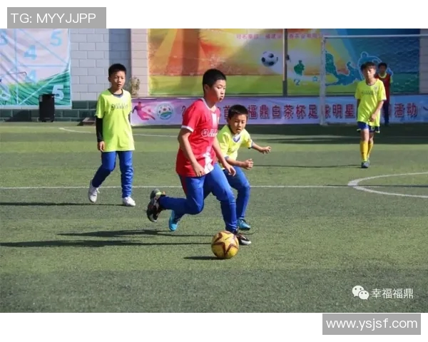 足球明星球衣转场图揭秘球员背后的故事与转会动态